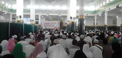 Ribuan Jamaah Hadiri Tablig Akbar Ustaz Abdul Somad di Masjid Raya An-Nur
